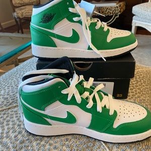 Air Jordan Mid Lucky Green size 5Y NEW IN BOX